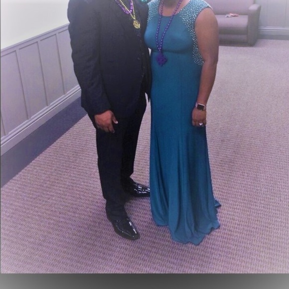 Emerald Green Formal Dress - Picture 1 of 4